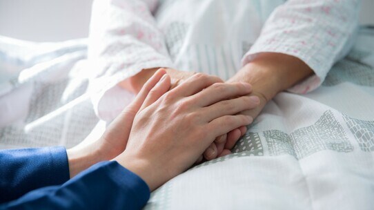 介護は断固拒否!…誇り高き99歳、女性元学生活動家の最期