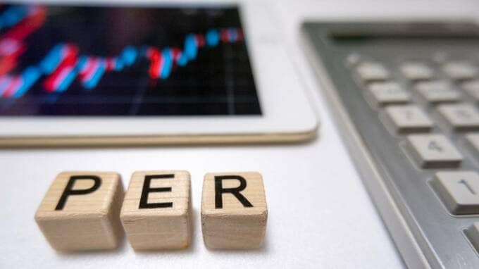 【株式投資初心者向け】株価の適正水準を見る「PER」…活用のメリットと注意点