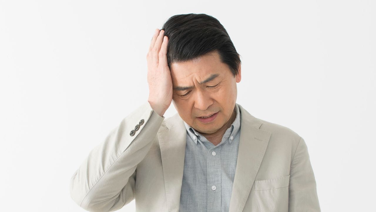 う、うそだろ…〈年金20万円〉〈退職金3,500万円〉定年退職を前にした59歳男性。「仕事を辞めたら海外旅行にでも行くか」と余裕の発言も、妻から突きつけられた「まさかの事実」に絶句