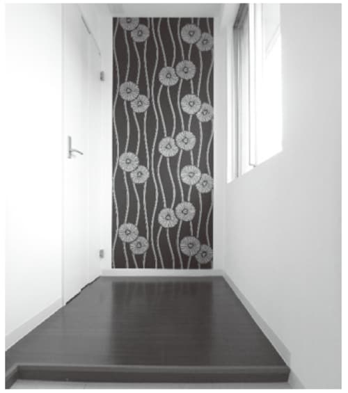 玄関にアクセントクロスを入れるだけで、内見時の第一印象にインパクトを与えることも可能です。