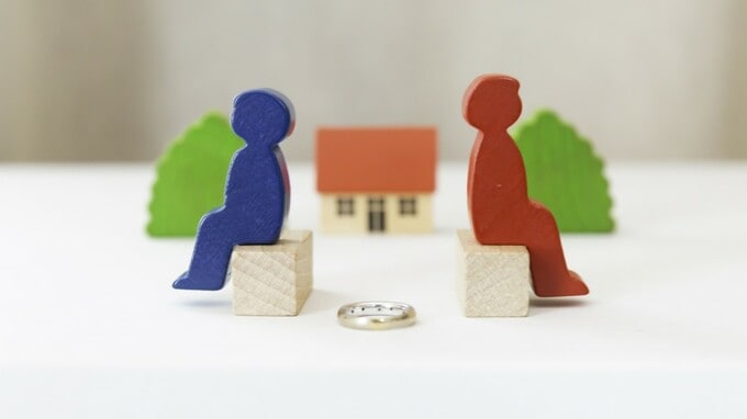国際結婚後に離婚したら税金はどうなる？慰謝料・養育費から「配偶者」の定義まで【国際課税の専門家が解説】