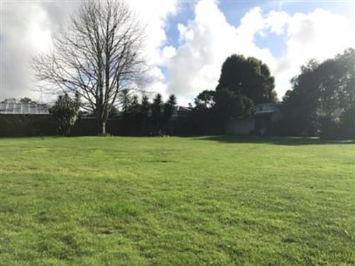 クメウにある広い空き地