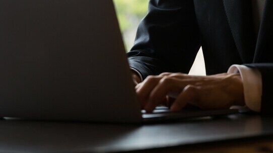 「雑誌やインターネットで見つけた保険」入ってはいけない理由