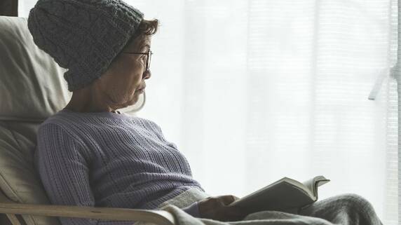 思わず叫び出しそう…40代独身・中間管理職女性、毎週末通う「実家の母の遠距離介護」で感じる「強烈なストレス」の正体