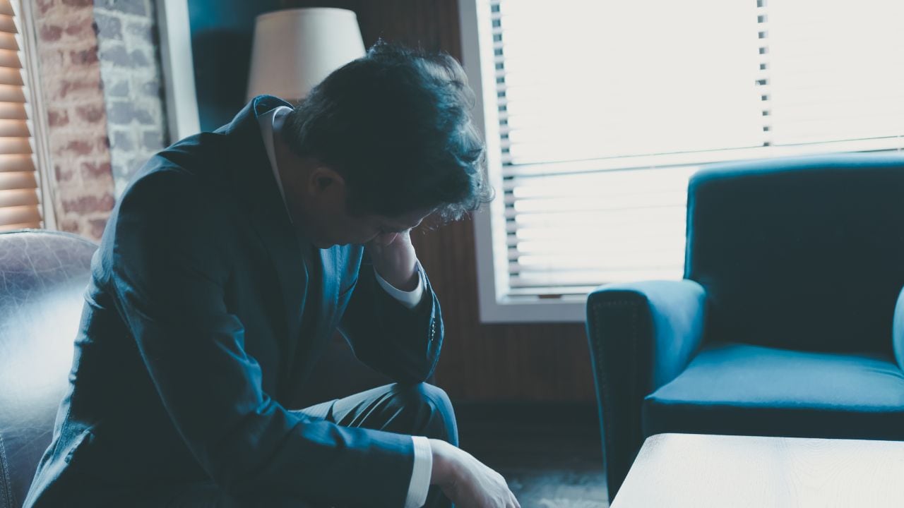 「昼は税込み500円…」〈年収1,400万円超〉55歳大企業部長が漏らした悲鳴。勝ち組サラリーマンでも「ゆとりがない」と嘆く、厳しい現実