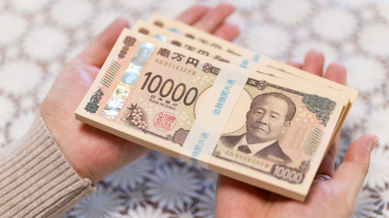 「まさか、母さんが…」年金月15万円・76歳母、48歳長男が知らなかったお金の使い道
