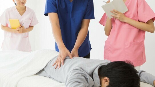 総数はコンビニの約2倍…すでに飽和状態「日本の鍼灸・整骨院」の知られざる実態