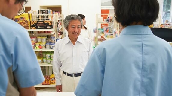 「ハア、つまらん毎日です…」最高月収85万円、退職金2,200万円“勝ち組サラリーマン”が熟年離婚で一転。齢65歳、コンビニ弁当の味にも飽きてコンビニ店員に絡み出す、隠しきれない孤独【FPが解説】