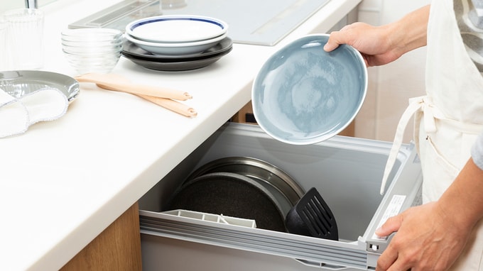 食洗機なんて贅沢だぞ！「楽をするな」が口癖の70歳夫が激怒…〈年金25万円〉夫婦の老後リフォームで、68歳妻の「念願の食洗機」を後押しした意外な人物