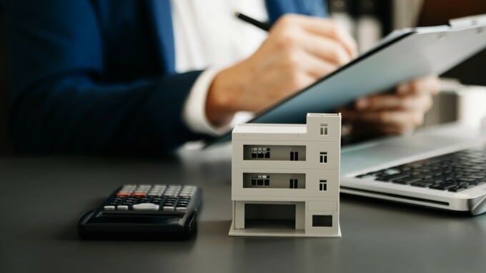 「銀行が高く評価する物件」は価値の高い物件といえるのか？…不動産営業マンの“巧みなセールストーク”に潜む落とし穴【不動産投資のプロが解説】