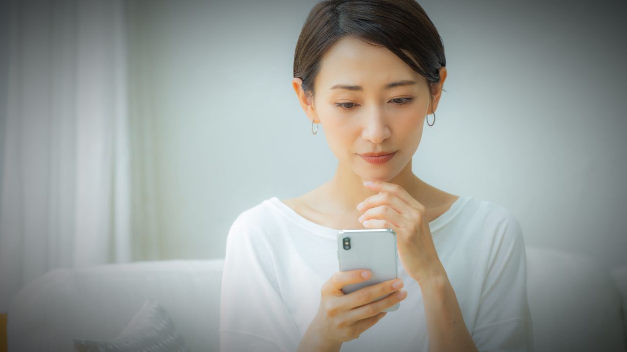 「もうお金は送らなくていい」年金月12万円・74歳父が突然「月4万円の仕送り」を拒否。46歳娘「無理しないで」と心配するも電話では埒が明かず…実家に乗り込んだ結果