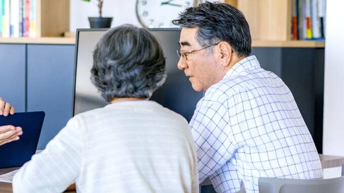 「税金が払えなくて…」都内分譲マンション在住、資産2億8,000万円の70代夫婦が区役所を訪れた理由