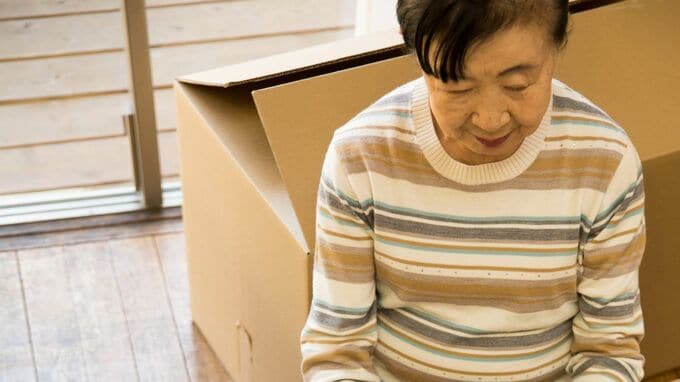 「汚い家を綺麗にした、それだけだったのに」…築30年超・一軒家に溢れる「謎の紙袋」の山。61歳主婦が進めた「生前整理」の“まさかの代償”