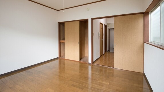 マンション価格高騰で「空室税」導入検討へ…狙いは「外国人投資家の集中回避」「中間層の住まい確保」、健全な不動産市場を守れるか