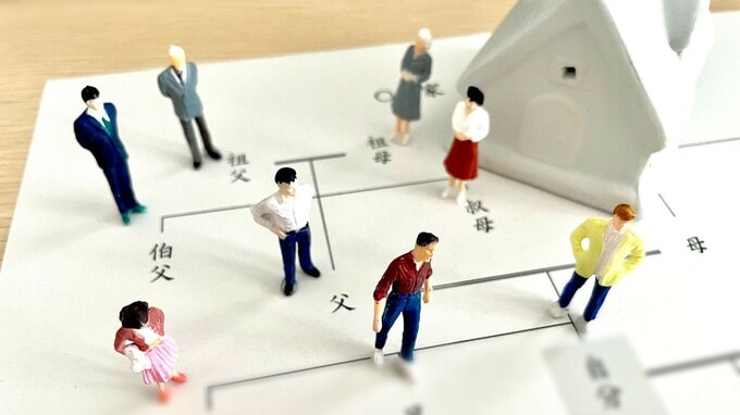 「小規模宅地等の減額特例」の適用で相続税が最大80％減額！…「対象親族」の条件とは？【『居住に使用した宅地等』について税理士が解説】