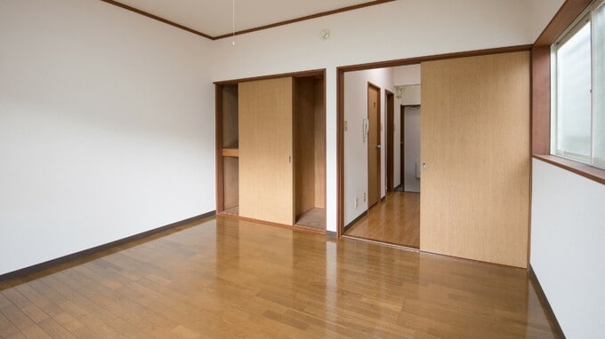 マンション価格高騰で「空室税」導入検討へ…狙いは「外国人投資家の集中回避」「中間層の住まい確保」、健全な不動産市場を守れるか