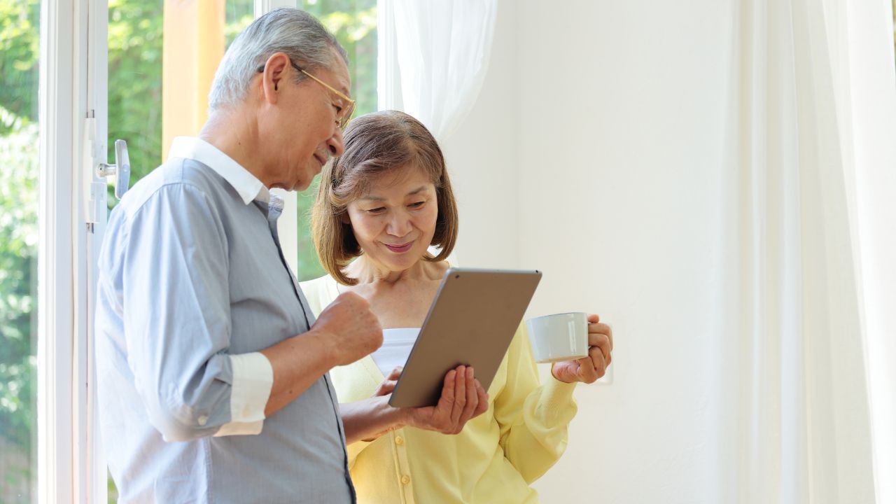 年金月28万円で余裕のはずが…〈都心のマンション〉を売却して〈地方の庭付き一戸建て〉へ。老後安泰を夢見た68歳夫婦、想定外の格差に撃沈