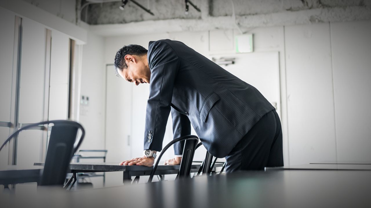 愚かでした…「退職金3,000万円」60歳の定年サラリーマン、銀行の特別待遇に意気揚々。初めて投資に挑戦も「わずか25日」で大後悔のワケ