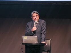 エミン・ユルマズ氏