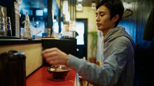 外食異変！「中華」「麺」が爆伸の裏で「和風ファスト」は苦戦。消費の二極化、値上げの行方は？