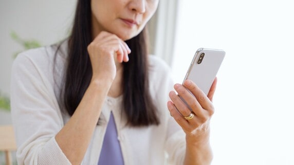 「月収はある。でも老後が怖い」副業×非正規で“年収520万円”の40代、“ふと不安になった”きっかけは〈確定申告〉