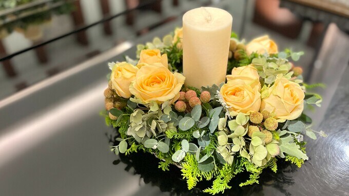 クリスマスまでを豪華に彩る11月の花：ローズ