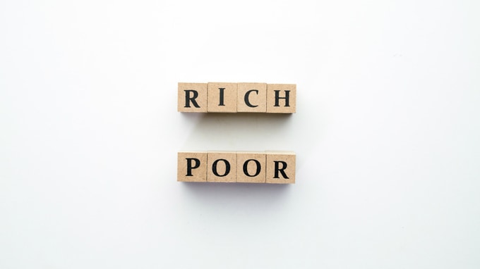 高齢者が平均2003万円保有…働き盛り、世代格差をどう使う？