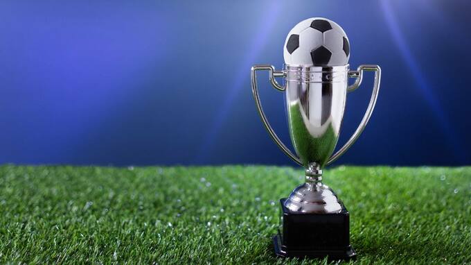 サッカー「代表監督の報酬額決定」に見る「ビジネス交渉」の肝