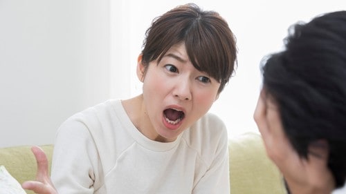 妻・涼子の怒りはヒートアップする。（※写真はイメージです／PIXTA）