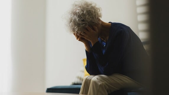 「夕飯、今日もお願いできる？」娘からのメールに言えなかったひと言…〈年金月18万円・72歳女性〉孫の世話が“楽しみ”ではなくなった日