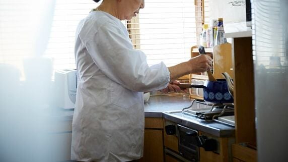 「広い家が重荷です」年金月21万円の66歳夫婦、「4LDKの戸建て」から〈2DK公営住宅〉へ移った事情