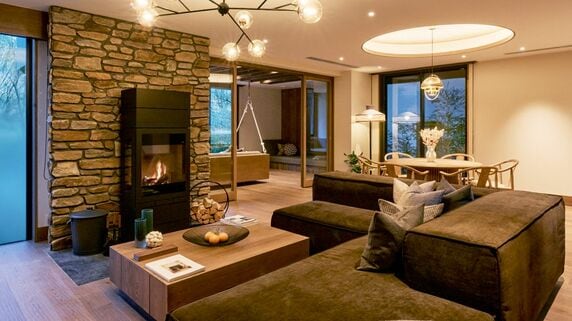 カトープレジャーグループの「軽井沢の別荘」を、法人資産に。1口2,000万円台から叶う、都心から約1時間の〈極上の福利厚生〉と〈所有権付きシェア別荘〉という賢い選択