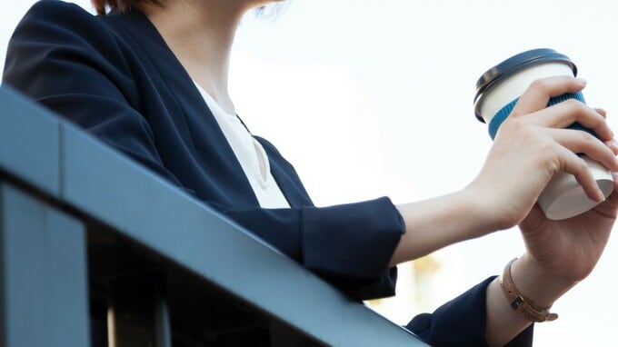 「ずっと契約社員。でも実家は地上げで得た都内ビル」…年収380万円・45歳女性の“隠された資産”