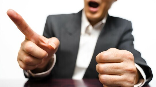 「妻が悪い!」あまりに酷い浮気夫…だが経営者でお金に余裕が!“離婚しないでできる最善策”は?【弁護士が解説】