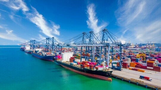 ポーランドにミサイル着弾で、地政学的リスクと中国不動産不況を市場は警戒…香港ハンセン指数は4日ぶりに反落