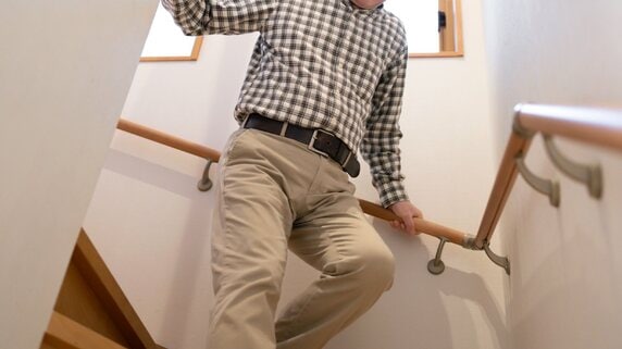 「新築してすぐ、ひとりに…」妻の死後、月13万円の年金とローンだけが残った67歳男性の〈喪失と再出発〉