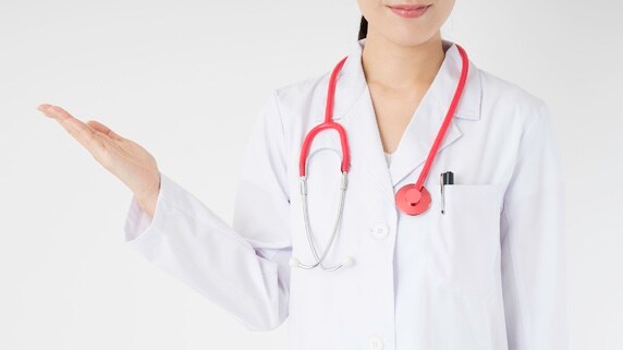 美人執刀医の1日に密着で…!? 「これが白内障手術の実態です」