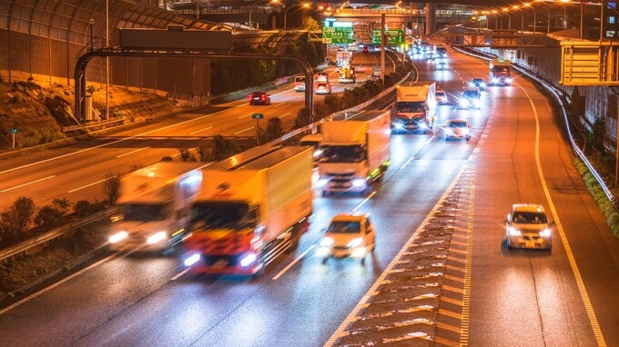 7月予定だったのに…高速道路「深夜割引見直し」めど立たず、一般企業も「経営戦略」「価格設定」の見通しに困惑