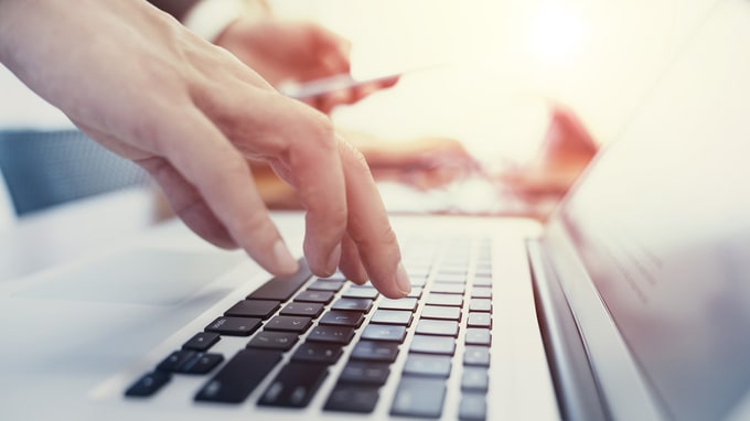 企業の業務効率化を図るキーワード…IoTとRPAとは？