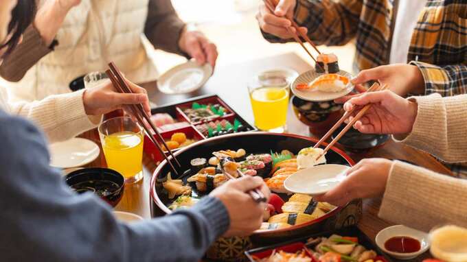 穏やかに過ごすはずが…〈年金月20万円・貯金1,600万円〉の74歳夫婦。孫に囲まれる毎日に『喜びだけでは済まない』事情