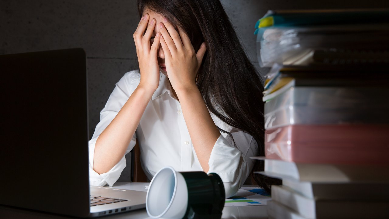 ミスが目立つ、仕事が遅い…実は「ストレスのサイン」かも。社会人のためのメンタルヘルスケア