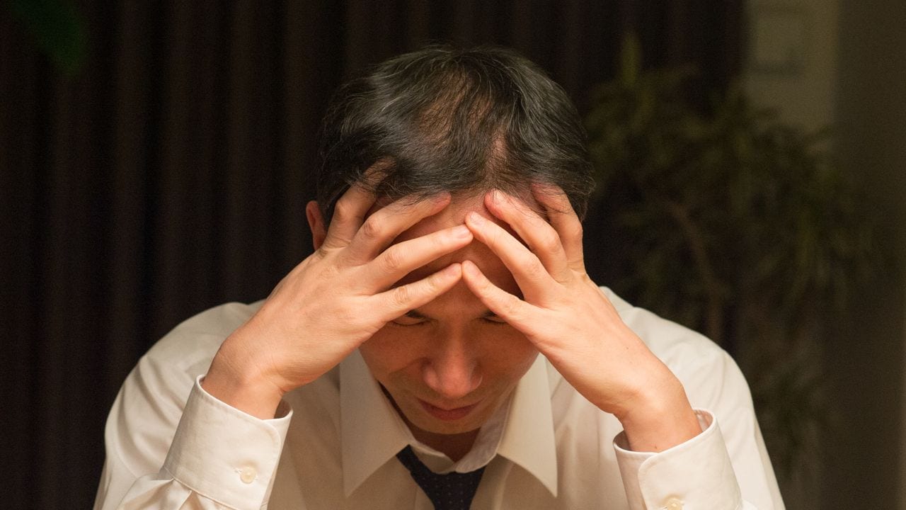 またか！もう4回目だよ…5年後に住宅ローン「月10万4,277円→月12万1,733円」に返済額アップの月収58万円・43歳会社員父。《銀行の通知》で知らされた、陰で膨らむ「600万円の追加負担」に戦慄【FPが警告】