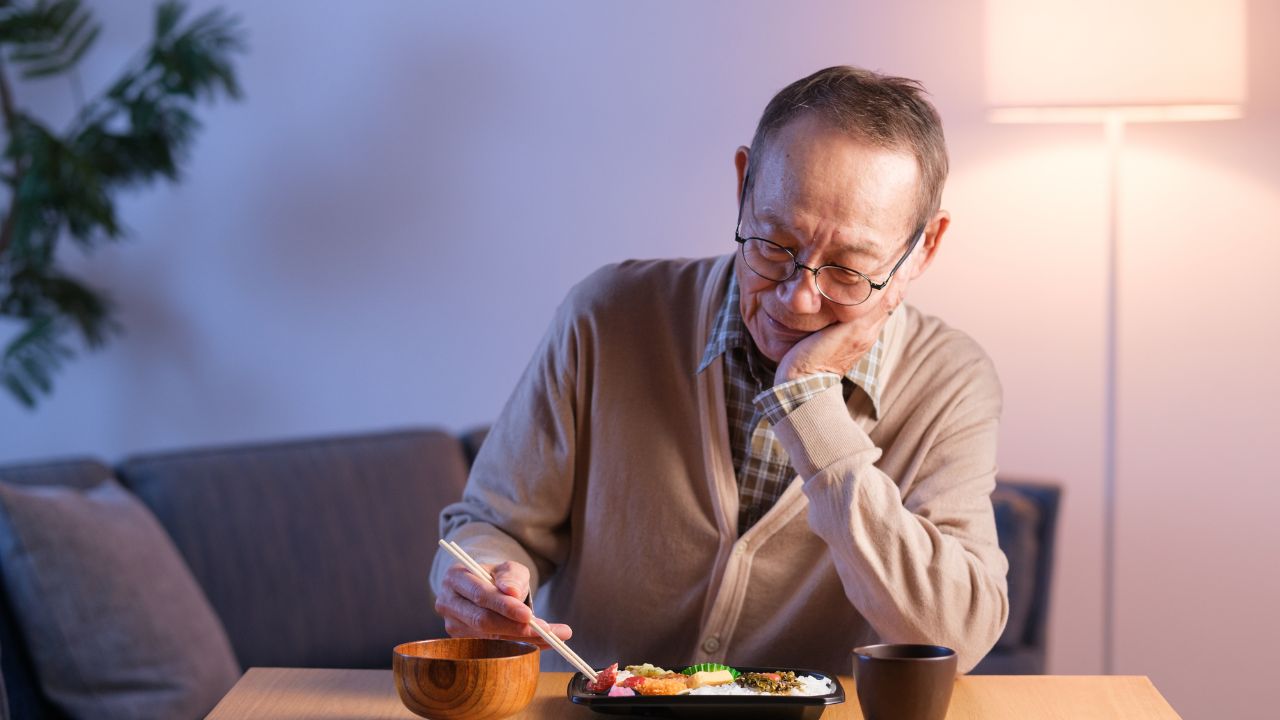 「長い間、お疲れさまでした。これからは自由に生きましょう」〈退職金2,000万円〉60歳エリート夫、妻が選んだ「でも離婚はしない」の残酷に撃沈