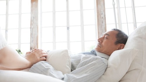 骨折で入院し、医療的な処置は完了。自宅療養は難しく、老人ホーム探しが始まった。（※写真はイメージです／PIXTA）