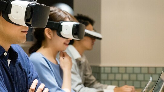 リモートワークの次は「VRオフィス」!? 導入の課題と可能性【弁護士が解説】