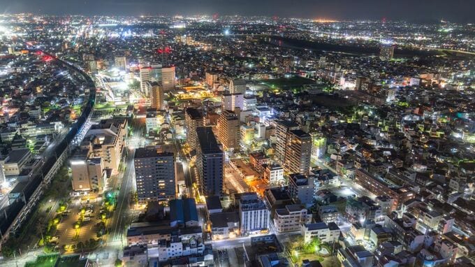 「猛烈に後悔しています…」リーマン前夜のブームで〈憧れのタワマン〉を手に入れた年金24万円の60代夫婦。老後に高層階から眺める街の景色が“苦痛”に変わったワケ【FPが解説】