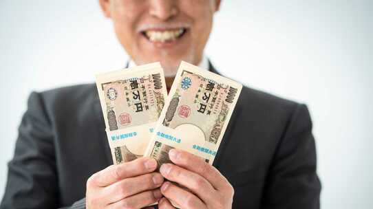 【最新版】「中小企業社長の平均給与」は?意外と知らない、“役員報酬はいくらが妥当”か。