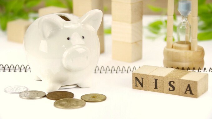 専業主婦、手取り600万円・50歳会社員夫の「まさかの老後資金シミュレート」に衝撃…不足金額を〈新NISA〉で埋めることは可能か【公認会計士が指南】