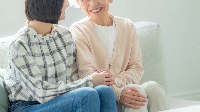 「孫のためなら喜んで働けます」67歳女性の選択。〈資産3,000万円〉に手をつけず、時給1,500円のバイトで孫の塾代を“自ら肩代わり”するワケ