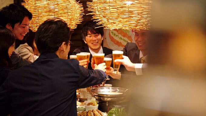 「お気楽でいいわね」妻からの嫌みで撃沈。〈年収700万円・中間管理職〉40歳男性が「忘年会の幹事」で心が折れかけた夜…若手社員のひと言で救われたワケ